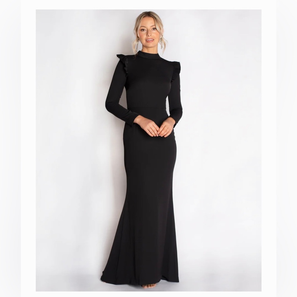 Camilyn Beth. The Camilla Gown. Black. Size 14.